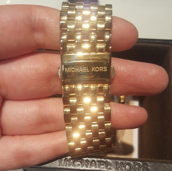 Michael Kors rose gold watch - Picture 3 of 3